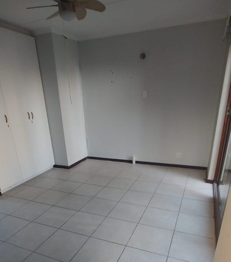 4 Bedroom Property for Sale in Wavecrest Eastern Cape
